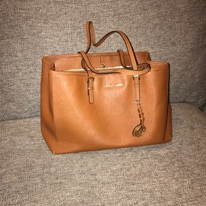 MICHAEL KORS Shoulder Tote Purse. Brown Leather!